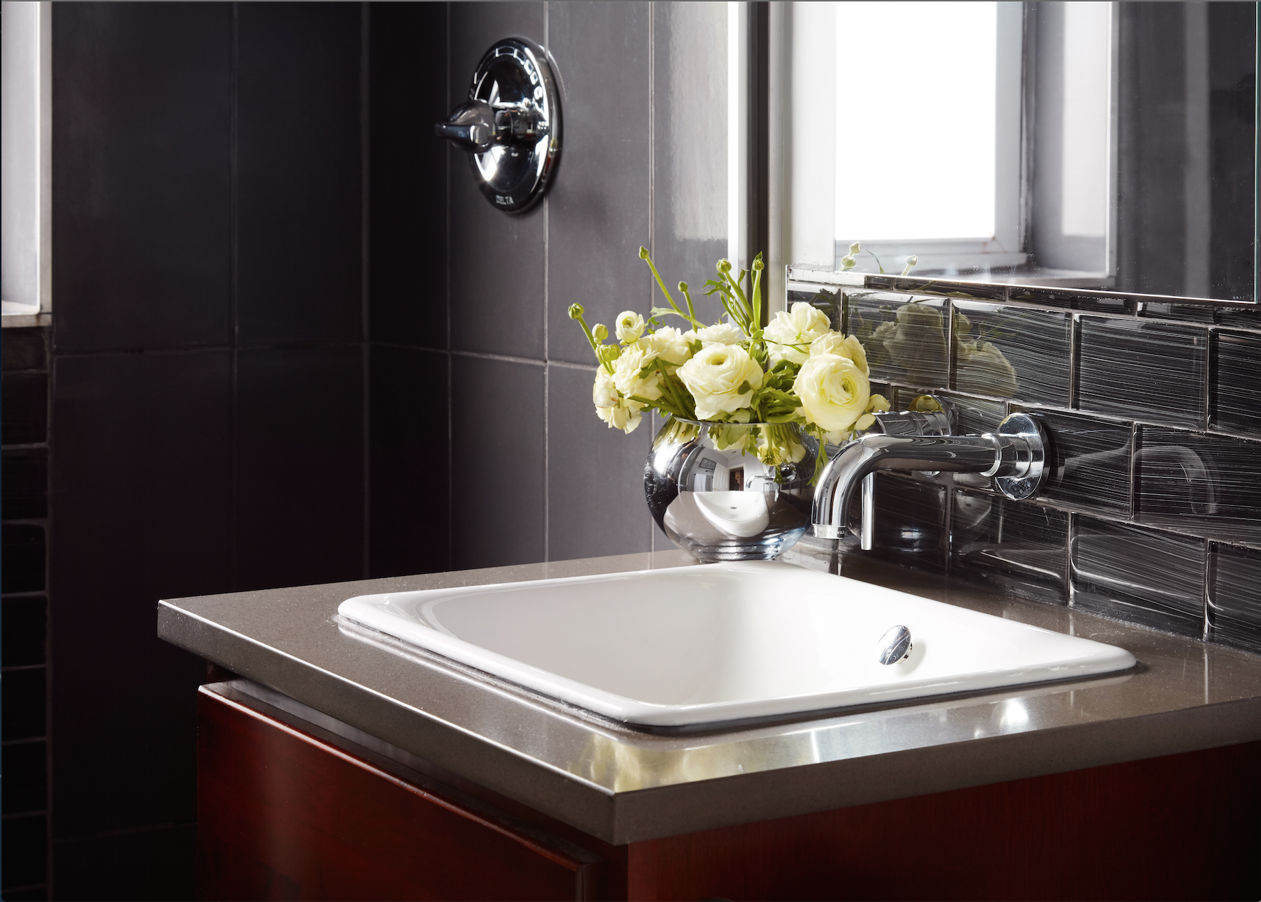 Bathroom - Interior Design by Paula Interiors
