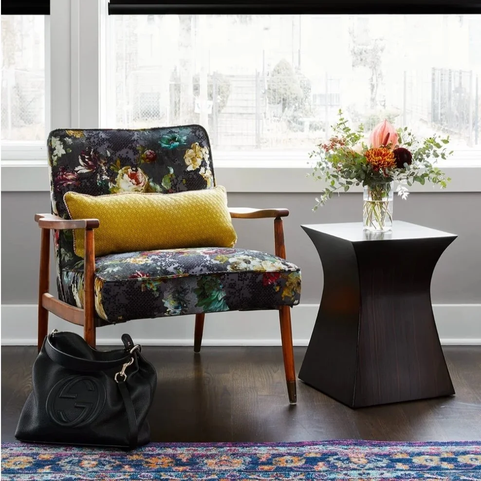 I love the combination between ochre and purple on this living room we designed in Chicago 

#paulainteriorsgallery #chicagoart #artist #gallery #artgallery #artcollector #collector
