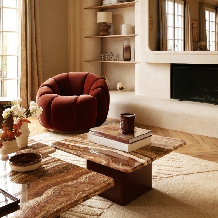 Powerful tables to make a a living room a magic space. 

1. @carolinaadeoni
2. @westing
3. @ruggable 

#minimalism #interiordesign #homedecor #browndesign #browninteriordesign #maximalism #inspiration  #brown