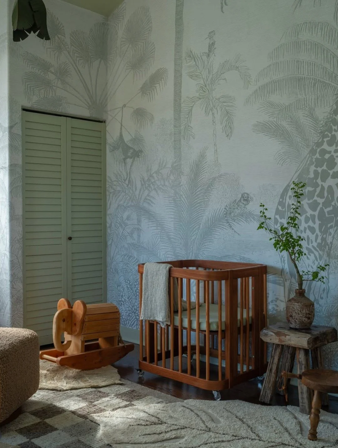 In love with designing nurseries!

@babyletto
@austinleis 

#minimalism #interiordesign #homedecor #greendesign #greeninteriordesign #maximalism #inspiration  #green