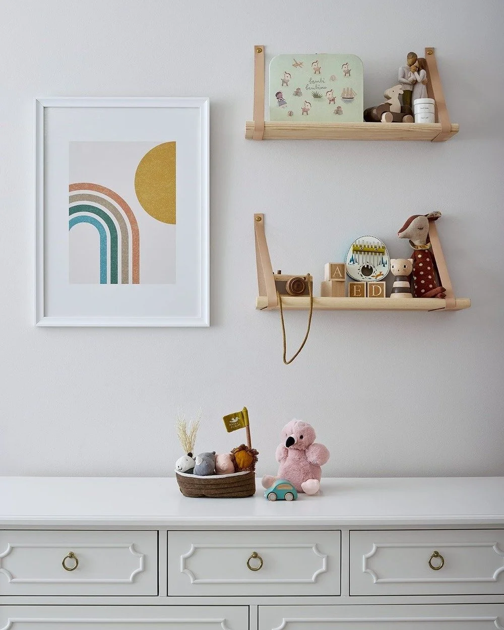 Creating a cozy corner for a tiny human with soft colors, lovely toys and minimalist design. 
#PaulaInteriorsPortfolio 

.
#PaulaInteriors 
#interiorstyle #interiorinspiration #interiorstylist #interiordesigner #interiordecor #interiorstyling  #losan