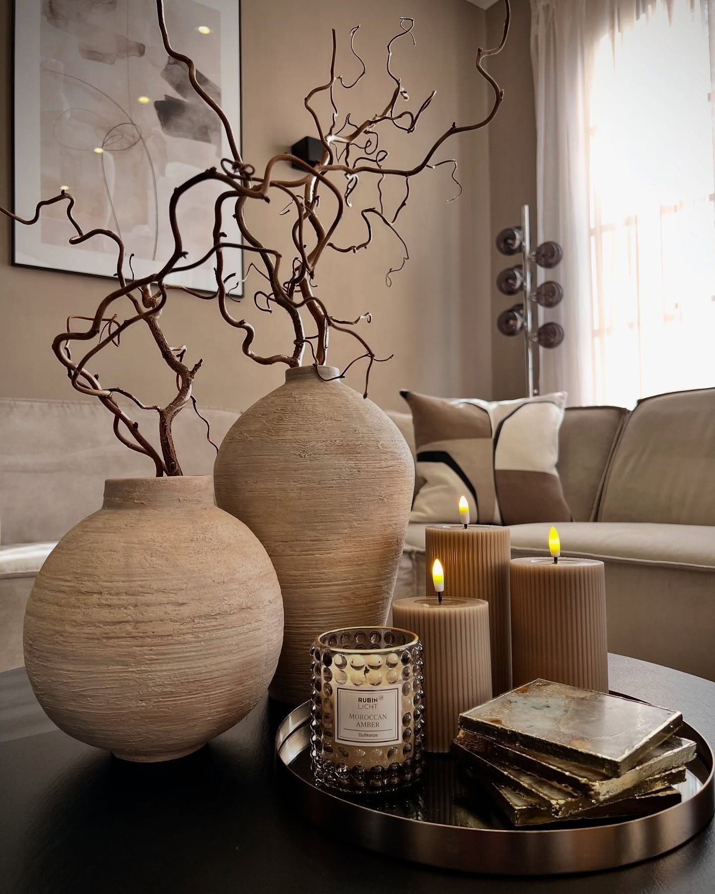 Nurturing a space one cozy corner at a time
#PaulaInteriorsInspo | 📷: @sesis_home

.
#inspo 
#livingroomdecor #livingroominspo #livingroomdesign #livingroomideas #interiordesign #modernhome #milliondollarhomes  #architecture #luxuryhome #luxuryhomed