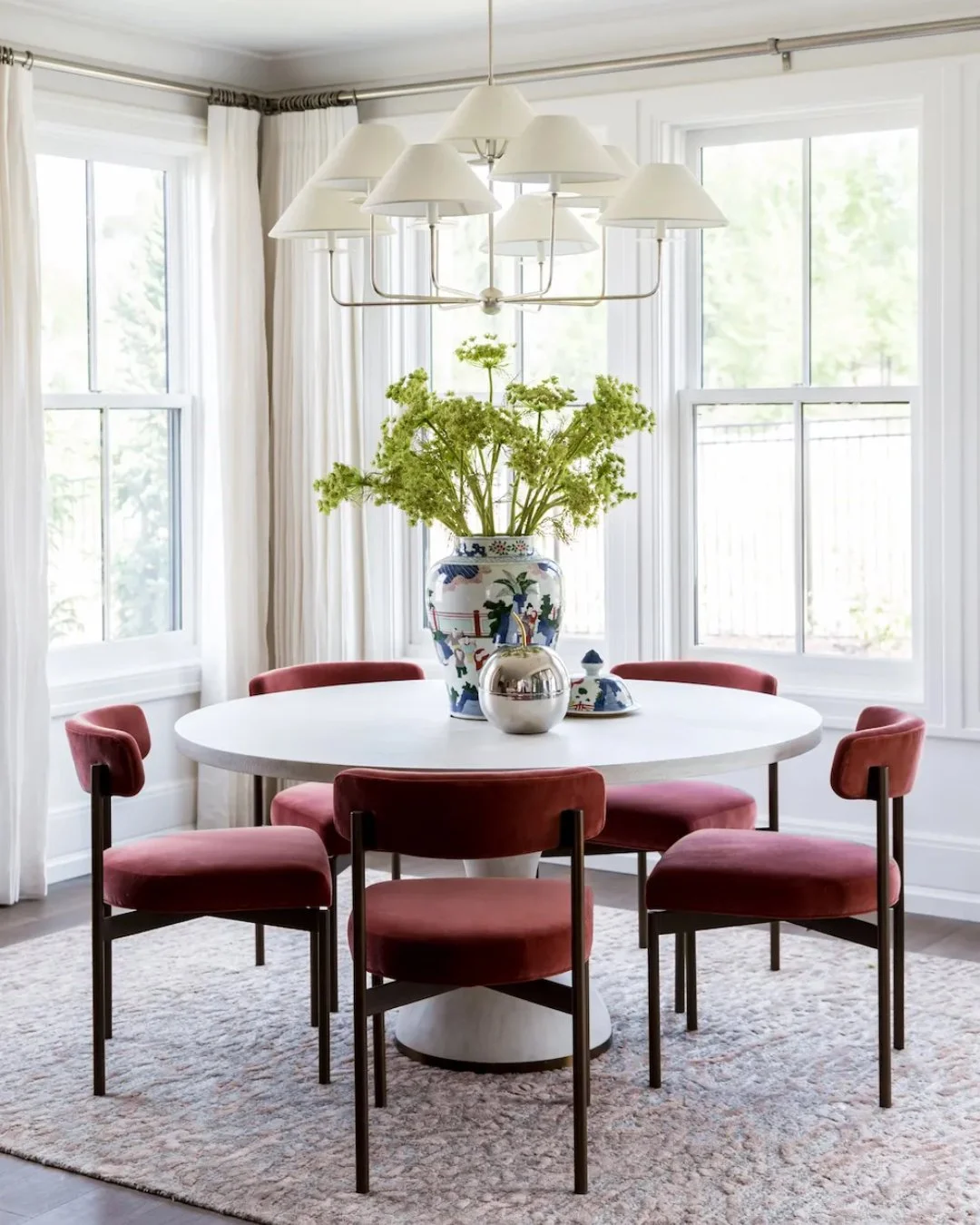 ✨ 3 Tips to Elevate Your Living Room ✨

1️⃣ Plan a nuanced lighting scheme &ndash; mix ambient, task &amp; accent lights for cozy magic.
2️⃣ Color drench walls, ceiling &amp; trim in one bold hue for instant depth and drama. 
3️⃣ Use dining chairs to