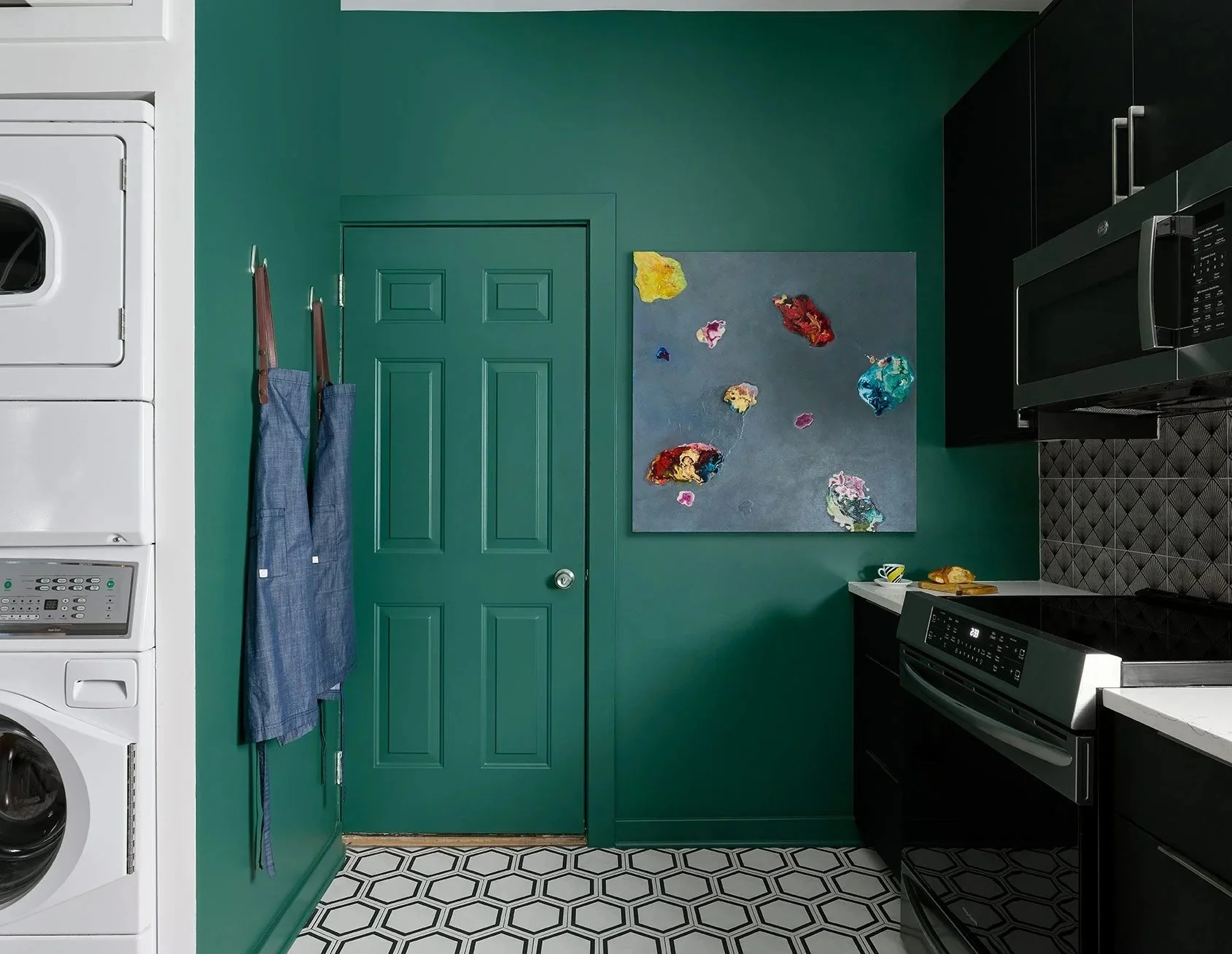 Saturated Living : Logan Square Condo