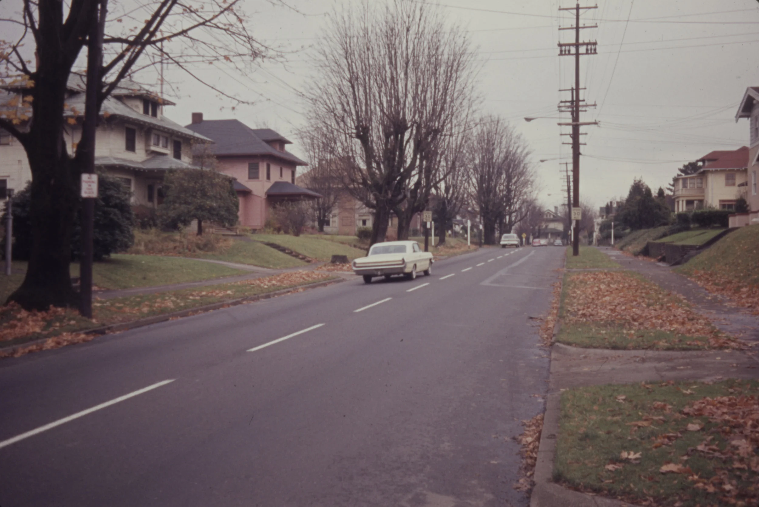 City of Portland (OR) Archives, North side of NE Weidler from 21 st looking east (ZC 4383). A2011-013, 1963