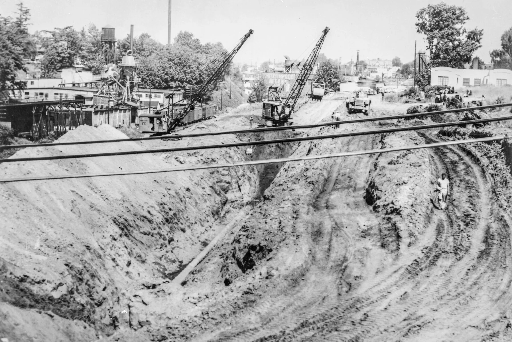 1952 LaDonna Apartments OHS bb015405