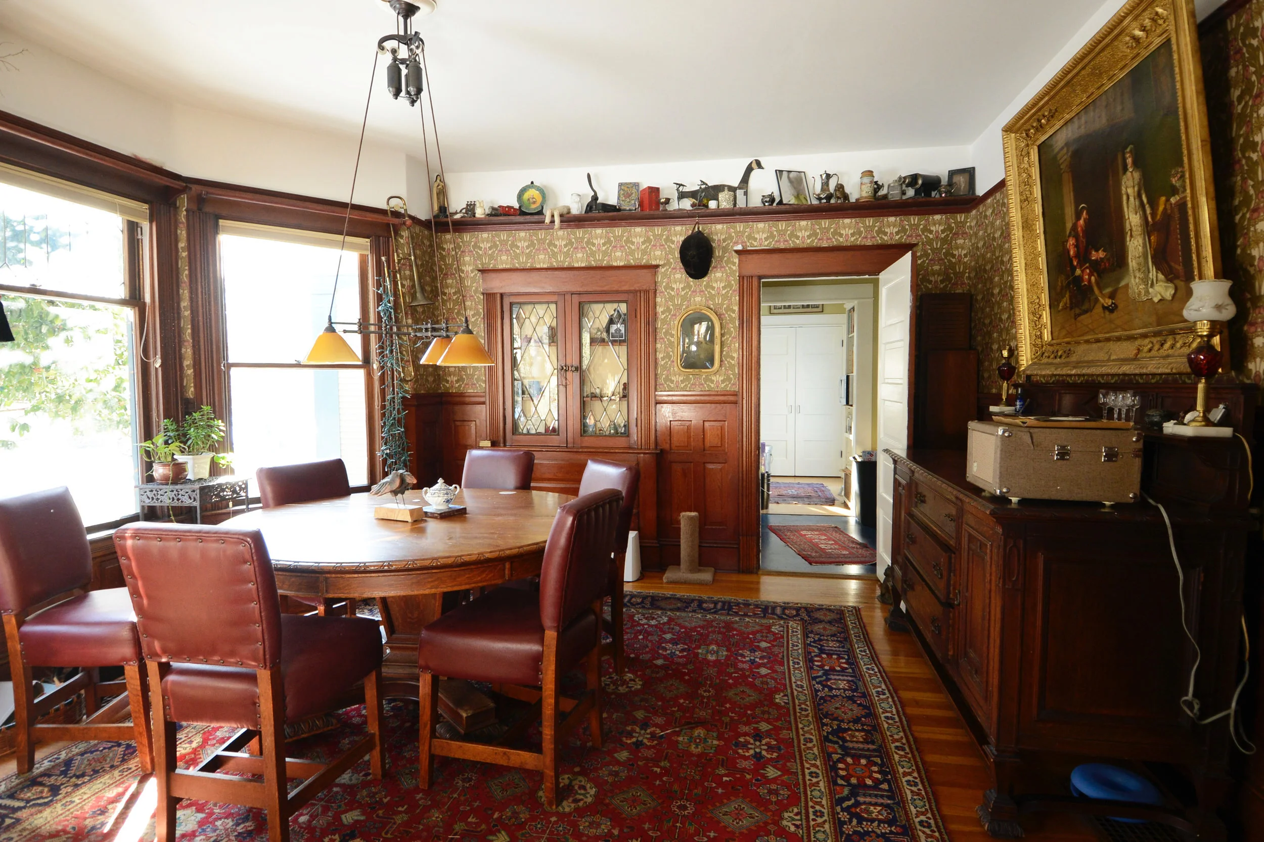 DiningRoom (1).jpg