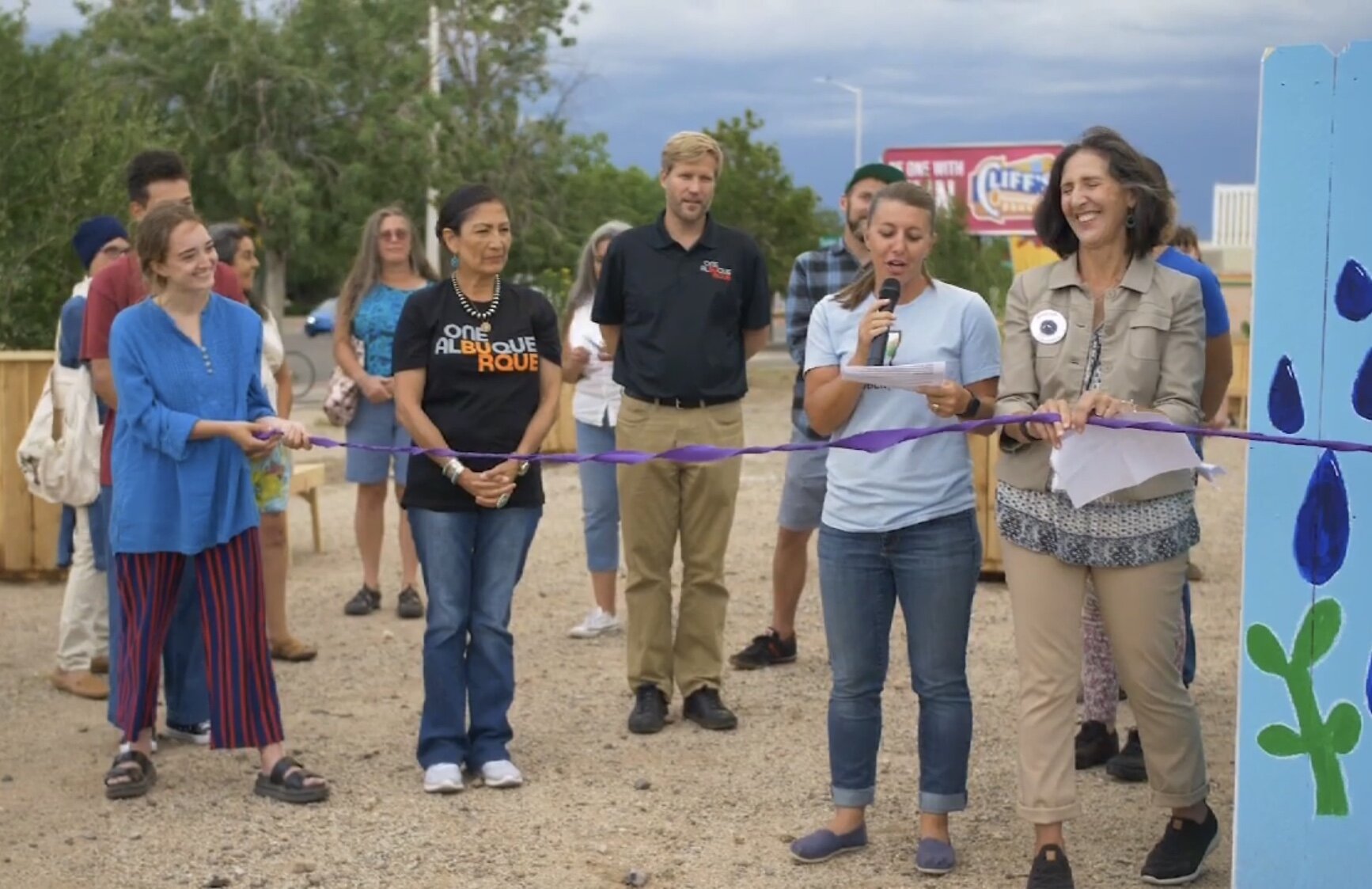  The community chose fun bold colors for the park. Many neighborhood residents, including some just walking by, had a hand in the parks creation as well as looking after and watering it. The ribbon cutting included local paletas from La Michoacana an