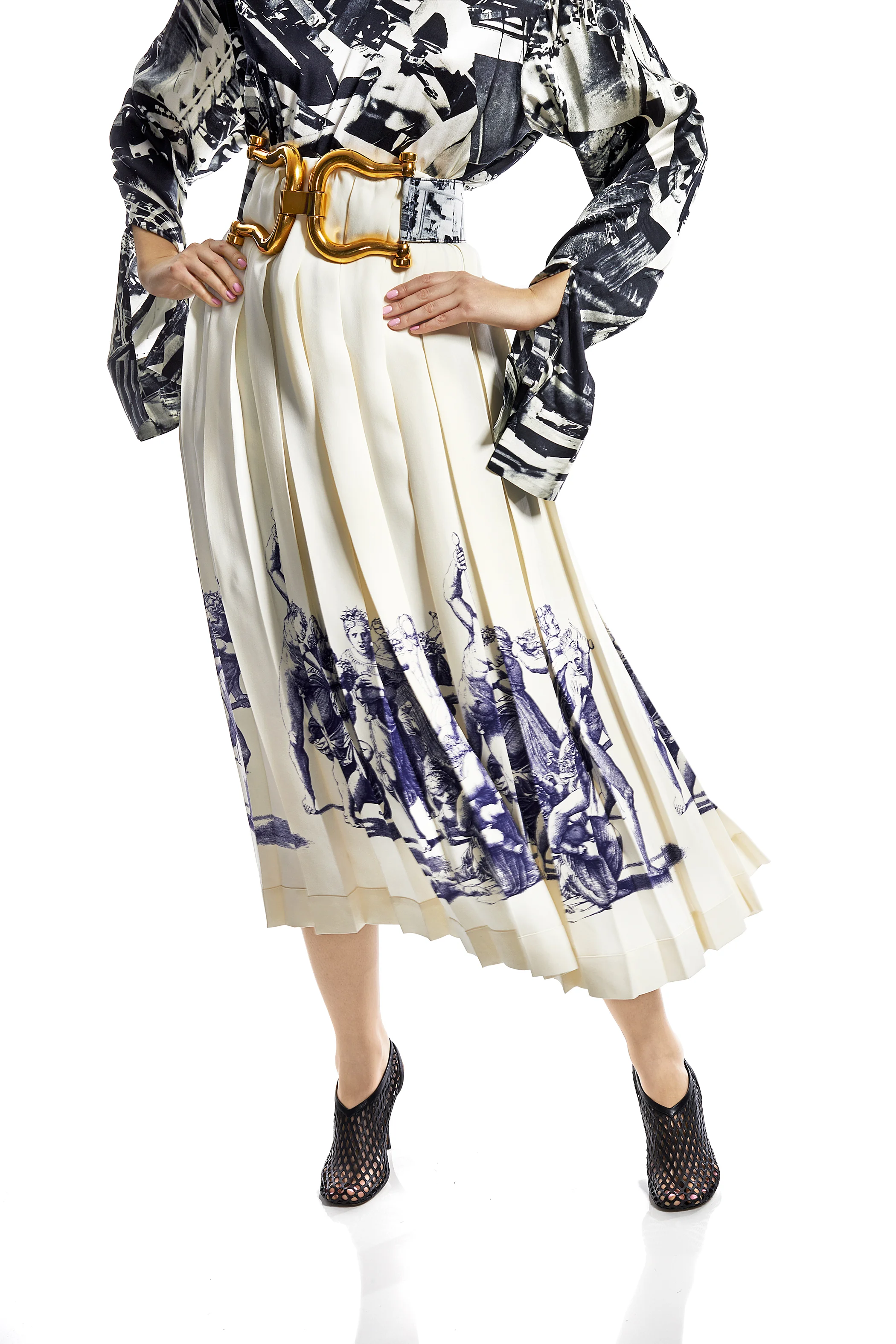 HBZ030118MustHaves_07.jpg