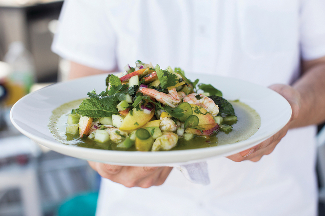Aguachile de camarón con durazno (Shrimp and peach aguachile)