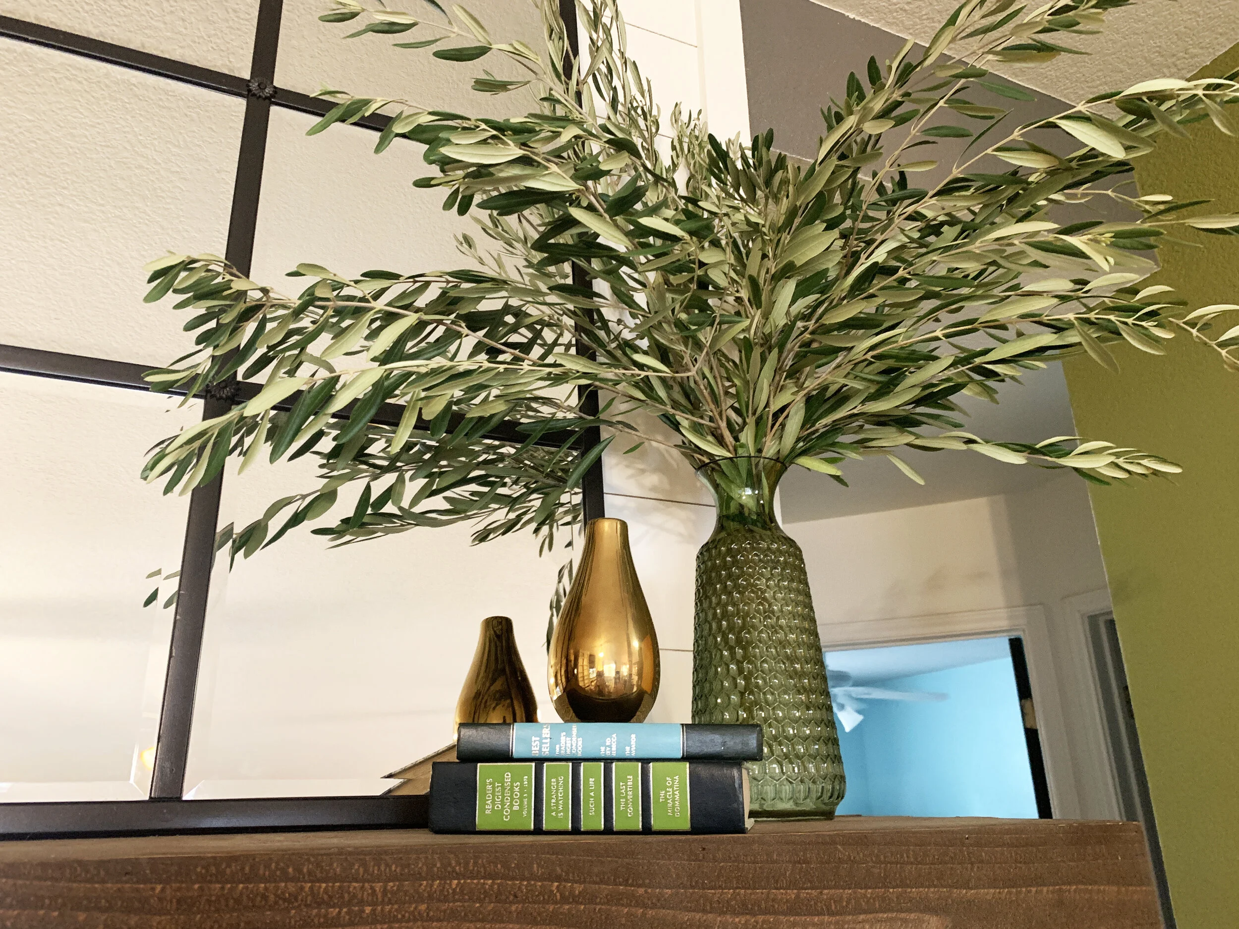 How to Style Your Mantel