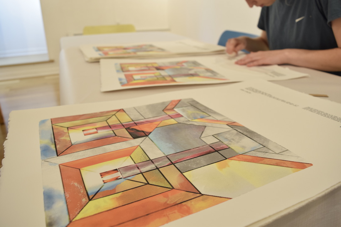 Intern Andriana Levytsky curates Shabbat Queen , one in a series of 12 screen prints commissioned by the Gottesman RTW Academy.