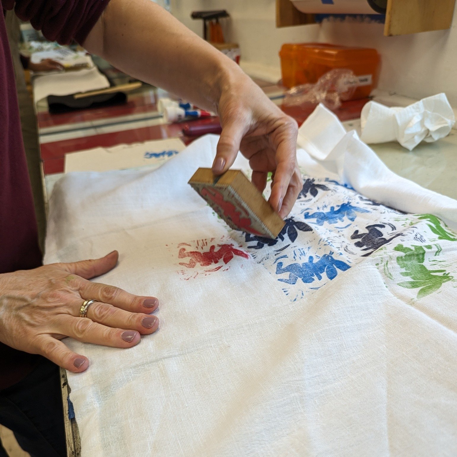 Check out the beautiful work from this weekend&rsquo;s class, Block Printing on Tea Towels: Adding Personal Touches to Your Kitchen with Kath Yarkosky!

Students prepped and carved their lino blocks and printed them onto cotton tea towels with fabric