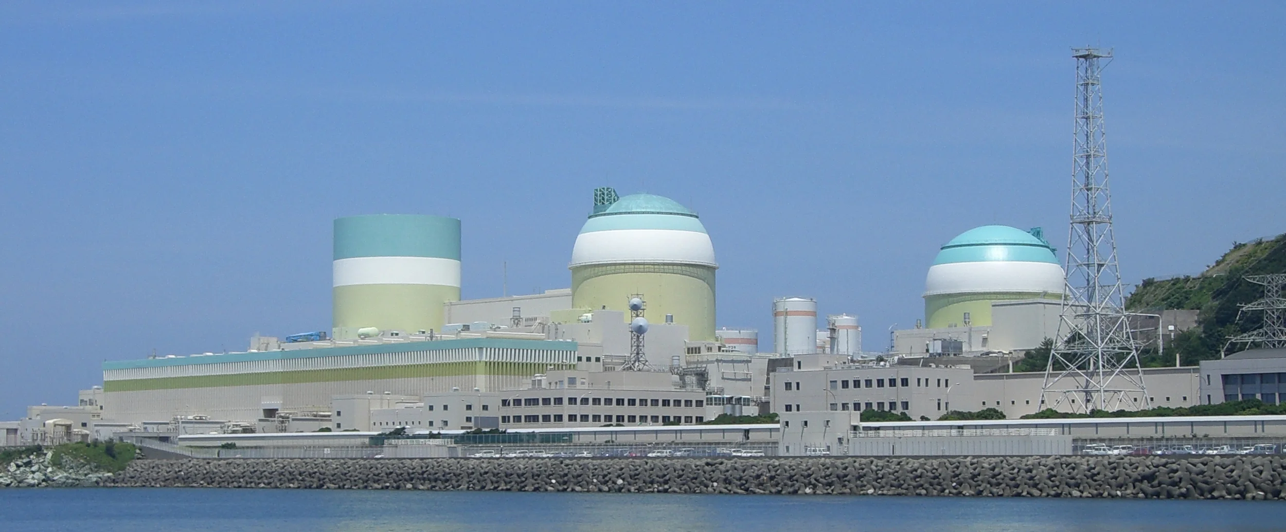 Ikata_Nuclear_Powerplant.JPG