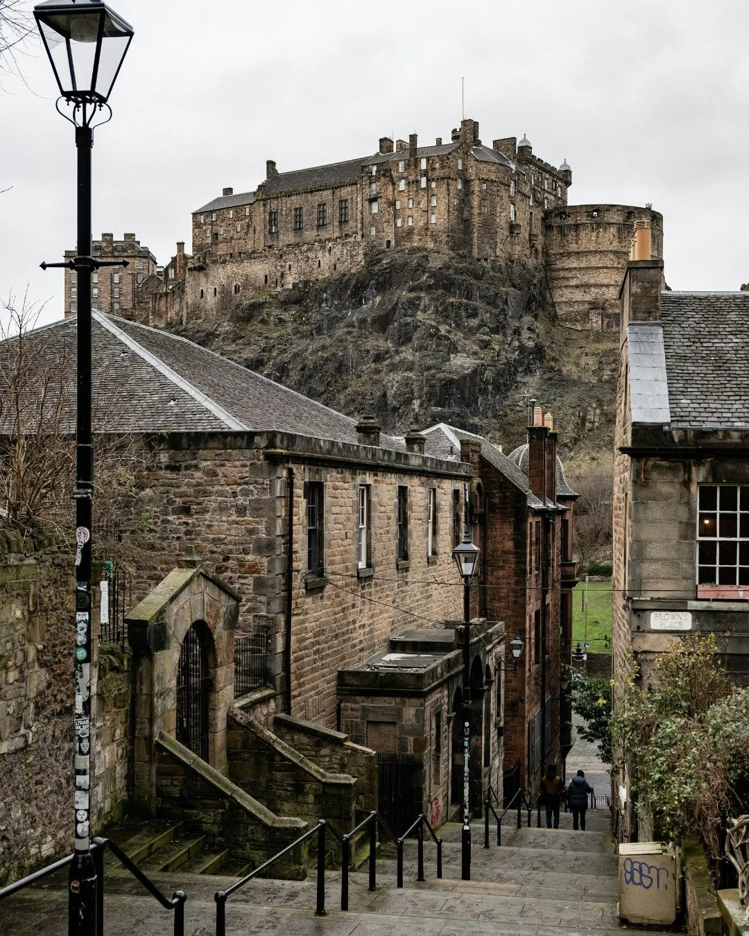 🍂 Edinburgh: the most iconic fall destination? We think so. 🏰✨

With its cobblestone streets, historic castles, cozy pubs, and sweeping views over the city, Edinburgh is pure magic&mdash;especially in autumn when the city is blanketed in golden lea