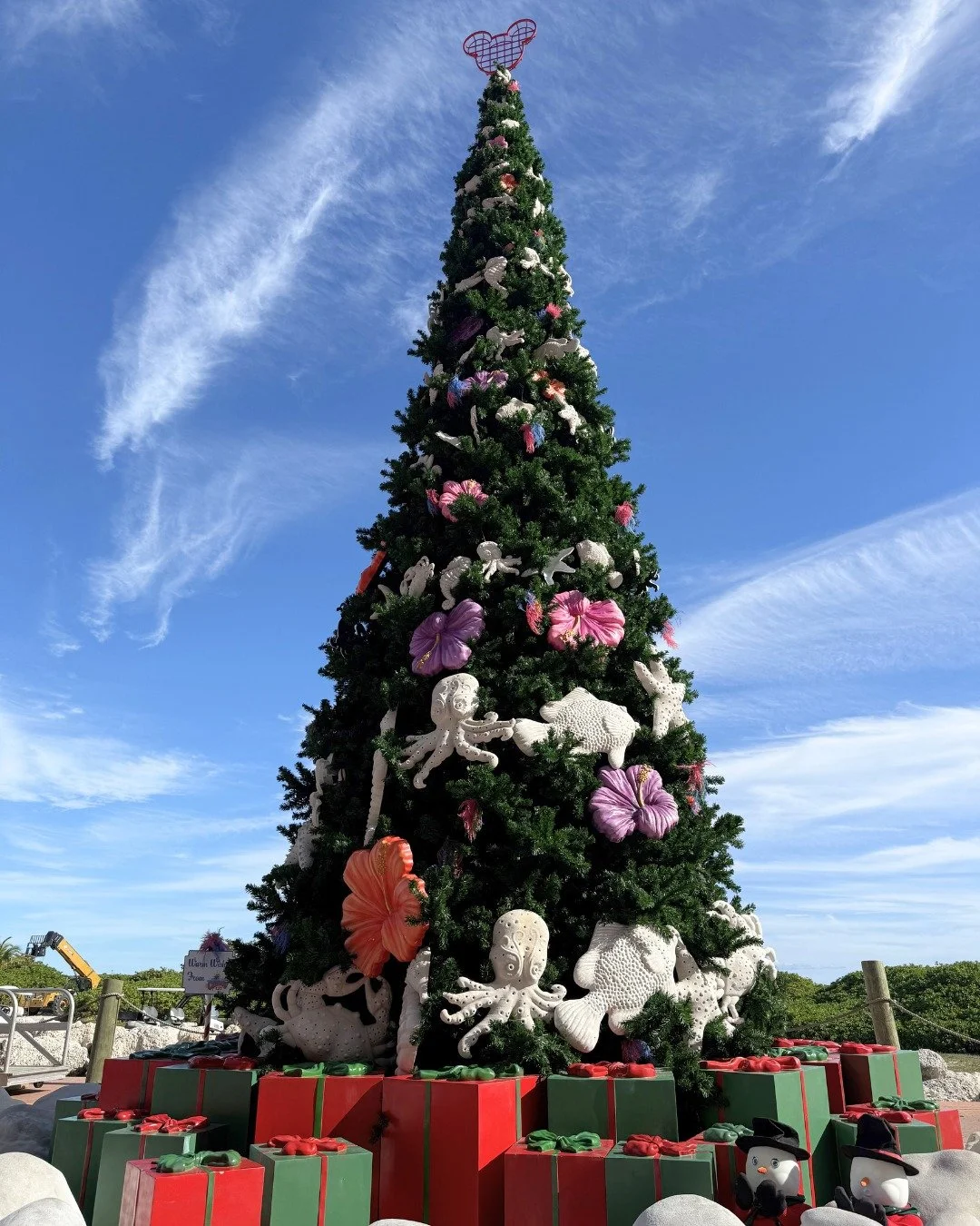 🎄✨ Set Sail for Holiday Magic Aboard the Disney Treasure! ✨🚢
If you think Disney Cruise Line is magical any time of year… just wait until you experience a Very Merrytime Cruise! 🌊🎅
From November through December, the Disney Treasure tran