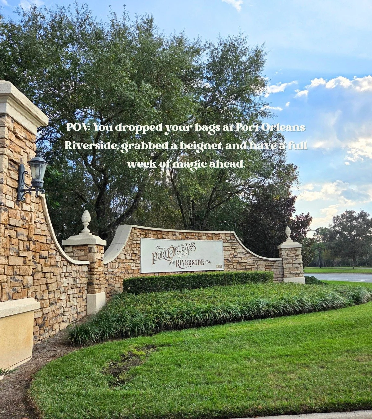 There&rsquo;s just something about that first walk through the grounds at Disney's Port Orleans Resort &ndash; Riverside. ✨🌲

The trees draped in Spanish moss.
The sound of the Sassagoula River.
That feeling of &ldquo;we&rsquo;re finally here.&rdquo