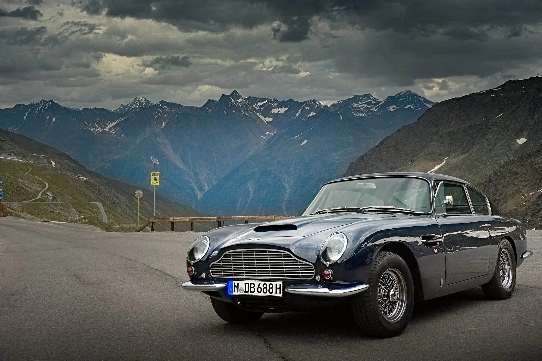AM Vantage DB6 Details~1.JPG