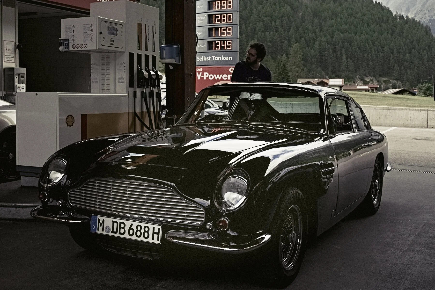 AM Vantage DB6 Details~6.JPG