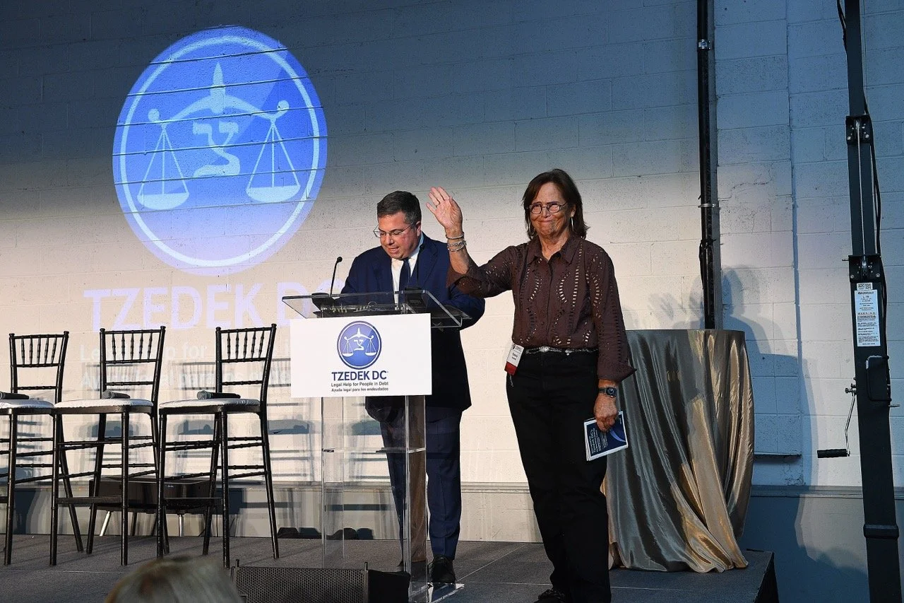 Ariel at podium, introducing Bonnie Large.jpeg