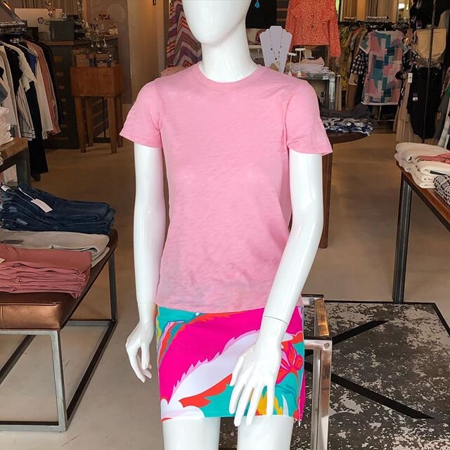 A great tee and a print skort makes everyday summer dressing easy!
We are here and open for great K shopping !
CDC guidelines are being followed!