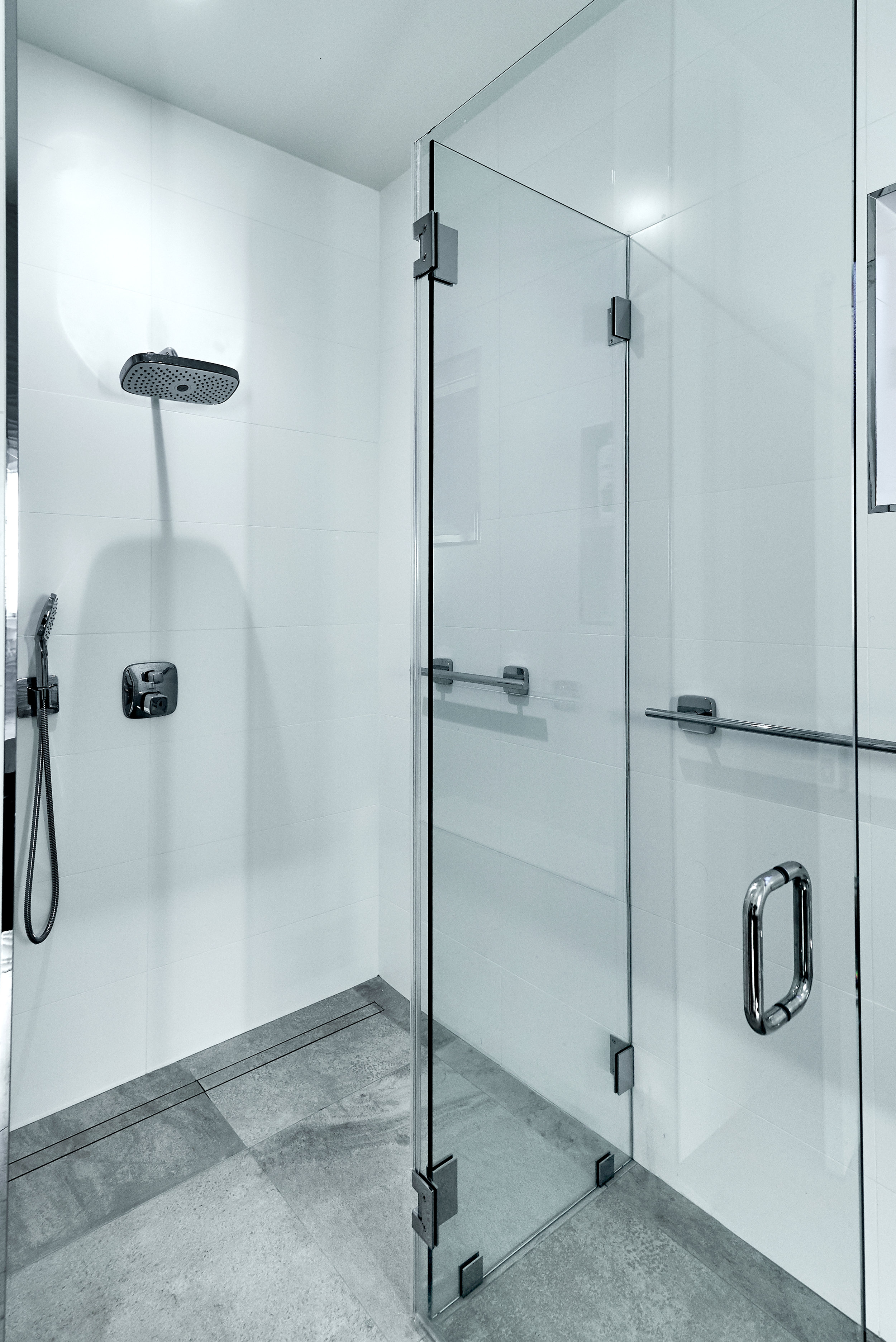 CURBLESS SHOWERS FOR ACCESSIBILITY
