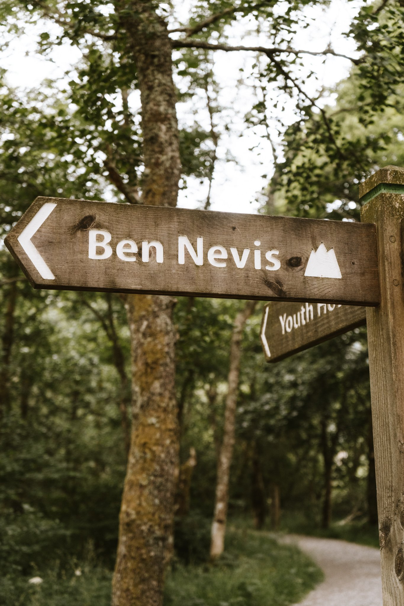 A sign pointing to Ben Nevis trail