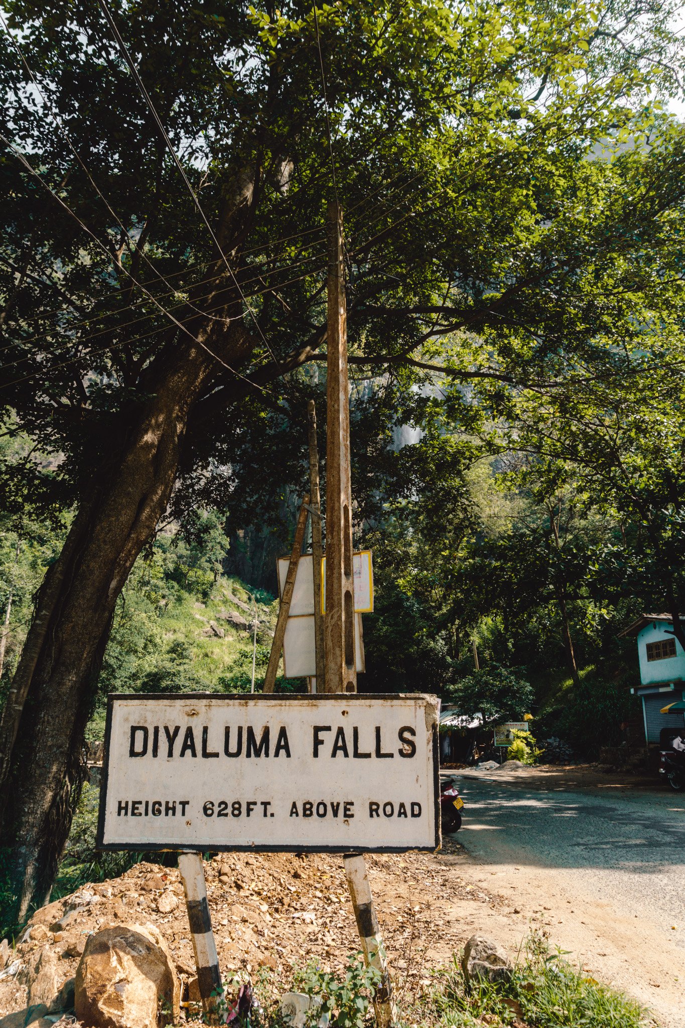 A sign to Diyaluma Falls in Ella, Sri Lanka