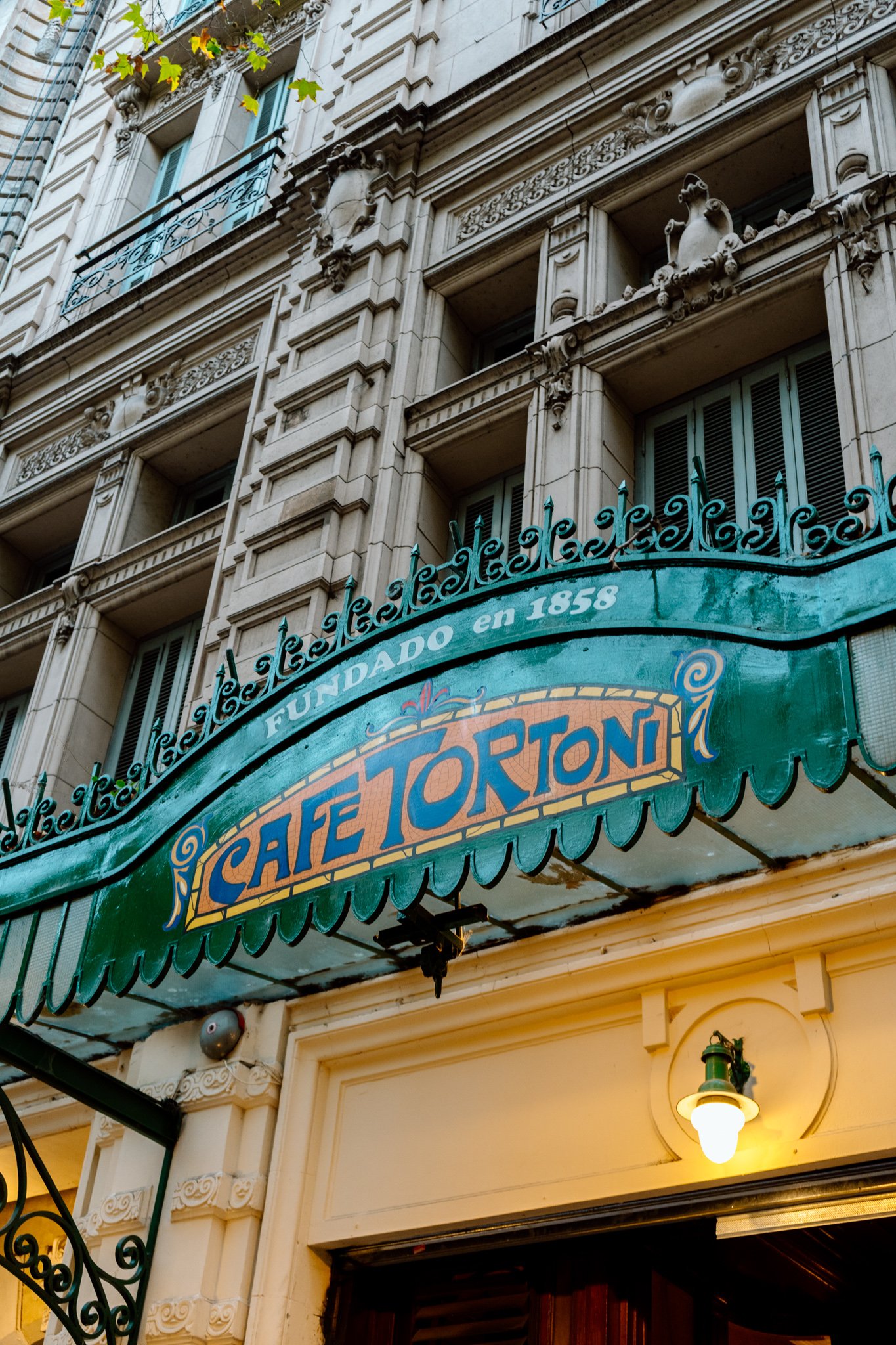 famous French café: Café Tortoni