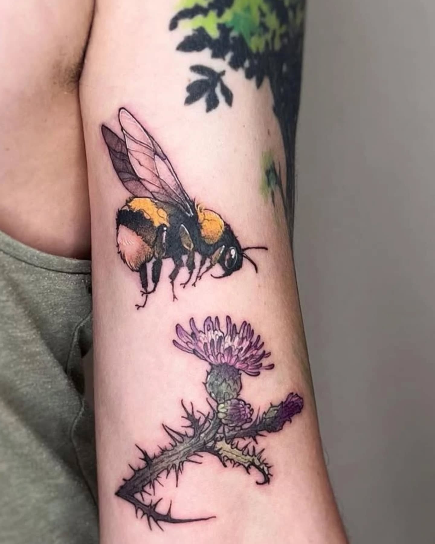 spring feelings by our honeybee @lylicious.ink ❤️😘❤️
.
#goldengooselab #lyliciousink #berlintattooatelier #tattooatelierberlin #berlintattoo #tattoofriedrichshain #tattooberlin #friedrichshain #friedrichshaintattoo #femaletattooerberlin #queerfriend