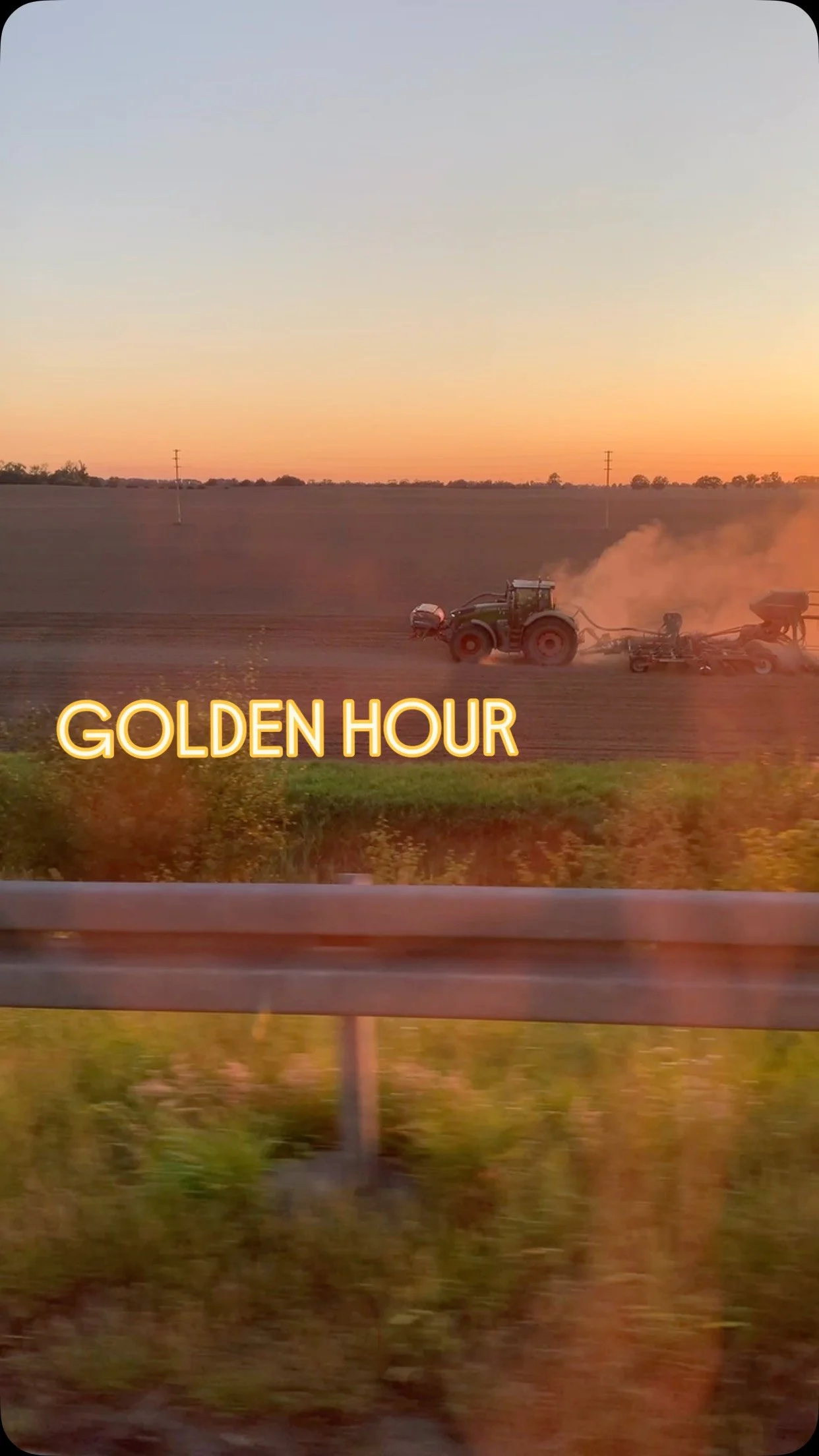 Auf meinen Reisen darf ich so viele schöne Momente erleben. Ich wollte diese unbedingt mit euch teilen, nehmt euch etwas Zeit für euch und lasst euch von der Golden Hour küssen. #sabbatical #sabbaticallife #goldenhour #goldenhourlight
