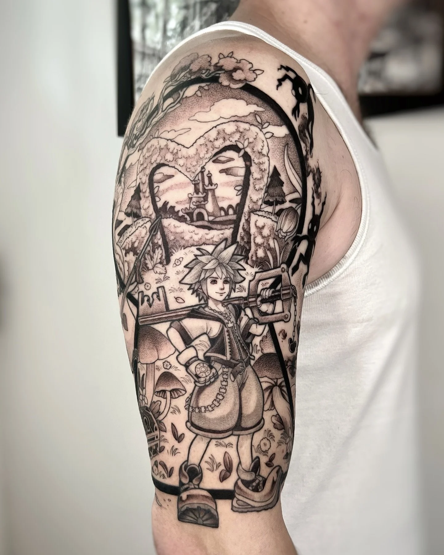 I loved working on this Kingdom Hearts tattoo for very personal reasons - it’s just such a fun videogame series always reminding me of my teenage years! Hopefully kingdom hearts IV won’t make the same mistakes like the third game 😬
&bull