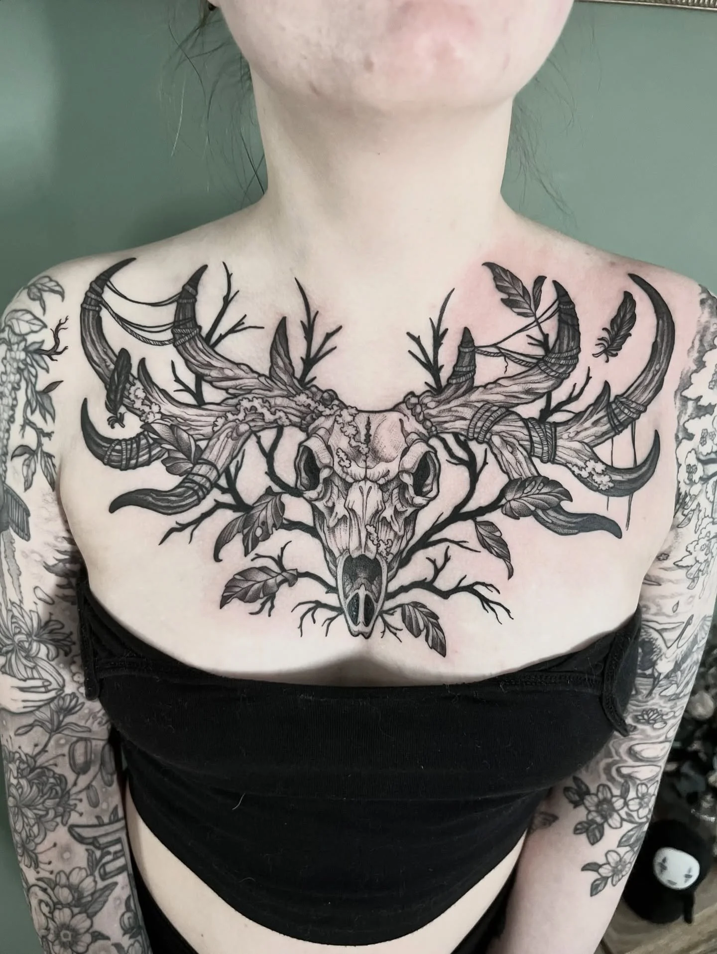 Leshen tattoo from the Witcher 3 video game for Christin 🌿
It’s barely ever happening that I’m going a bit darker on my designs and this was so much fun to do! 
Bookings for Berlin and NYC open on Monday 💝
•
•
•
#witcher3