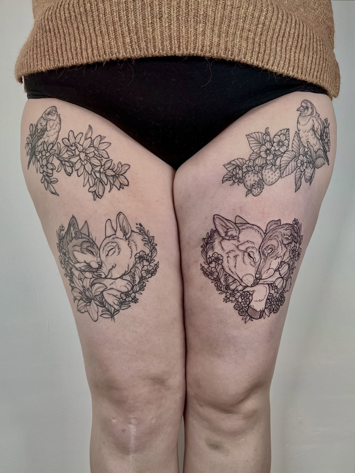 I had the best time working with Janina on her tattoos! They all turned out super cute and are showing her deep respect for all animals. Three are healed and one is fresh, maybe see you again for more some day 💝 
Btw this is a reupload 💖
&bull;
&bu