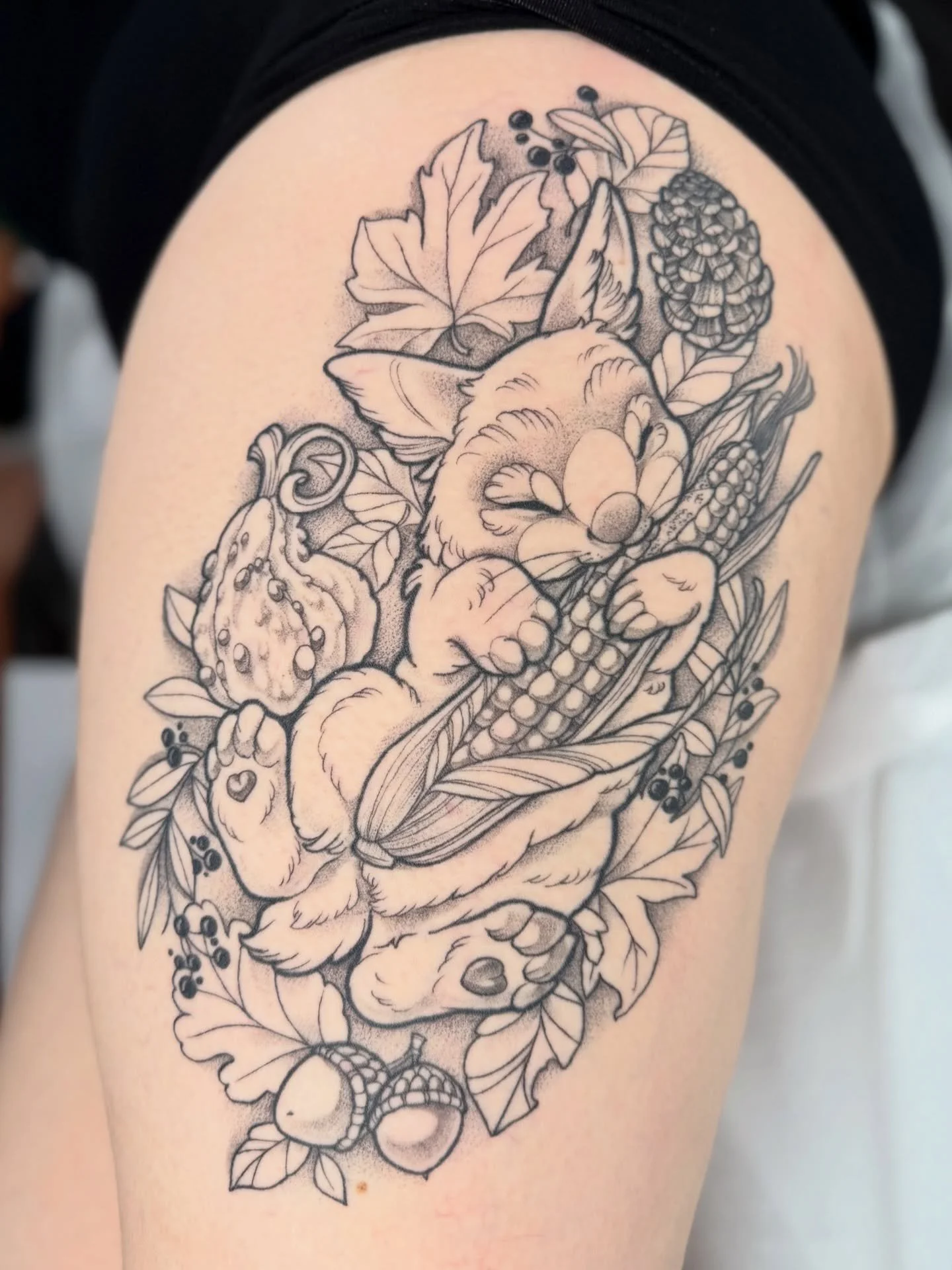 Healed bunny from my flash sheet 🎃 swipe to see the fresh shading and the fresh linework. Just the linework makes the skin so swollen sometimes that it feels like looking at a totally different tattoo when it&rsquo;s all healed 😅
&bull;
&bull;
&bul