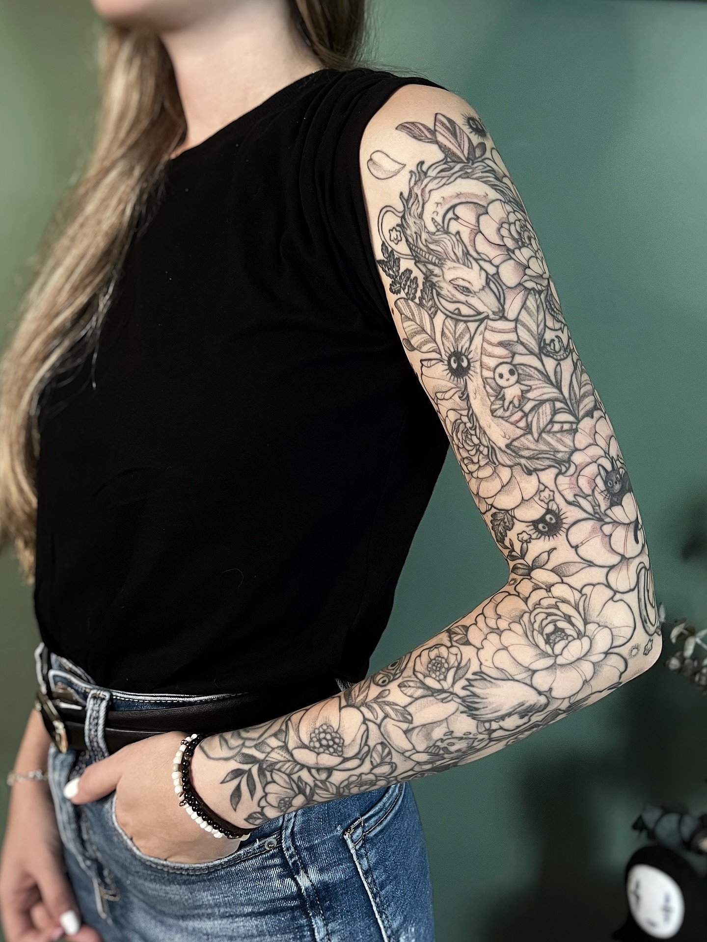 ❄️ Hello! I took a break from instagram over the holidays and hope everyone had a smooth start into the new year. Here is a repost of some anime tattoos I did in 2025!
&bull;
&bull;
&bull;
#animeartwork #ghibliredraw #ghiblitattoo #hakutattoo #dragon