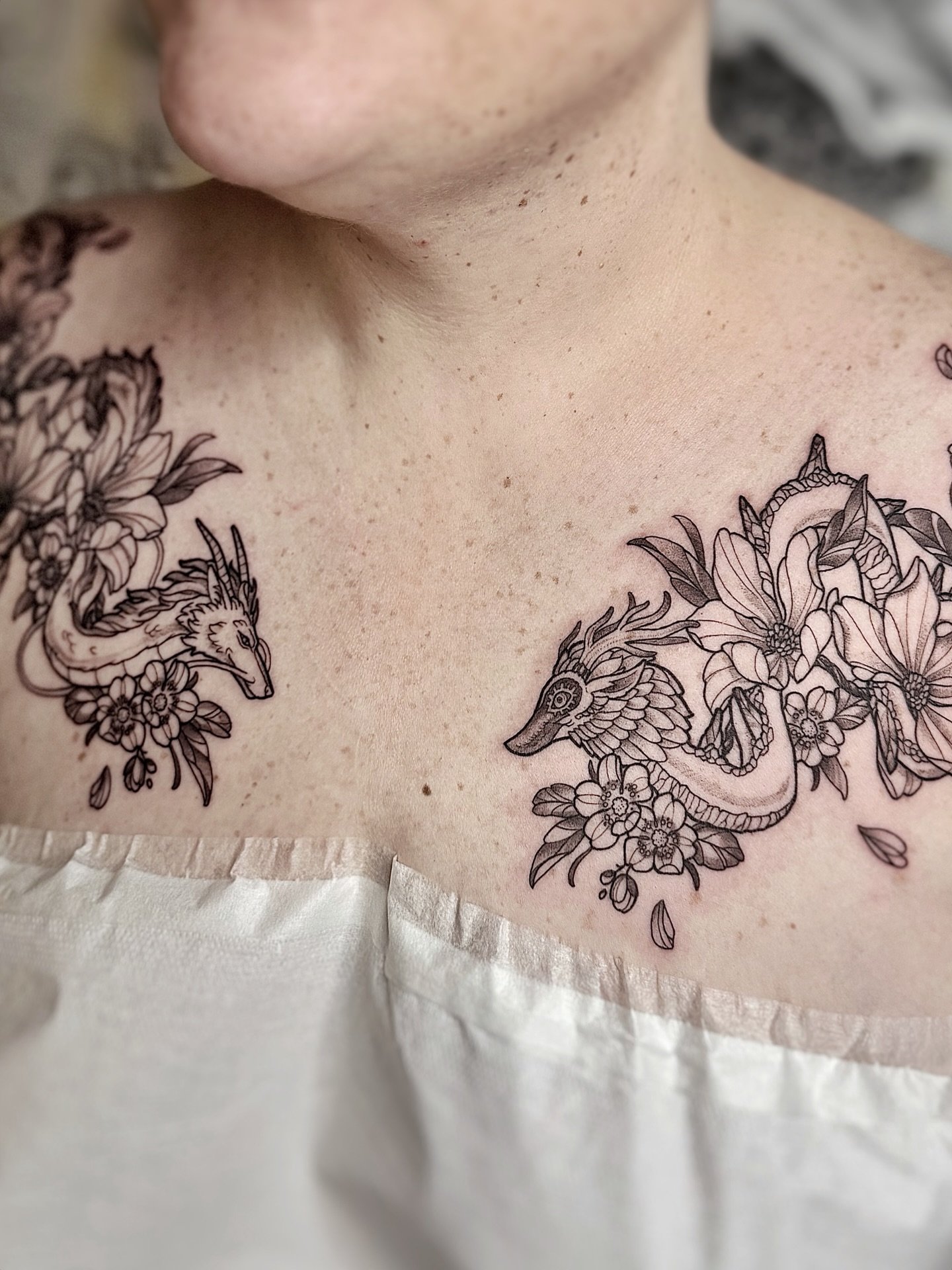 If the light dragon of Hyrule and Haku from Spirited Away ever met, they'd probably create a wonderful friendship! Even if it's just a dream, Joana is holding onto this special connection on her chest, taking it back home to Sweden with her.
&bull;
&