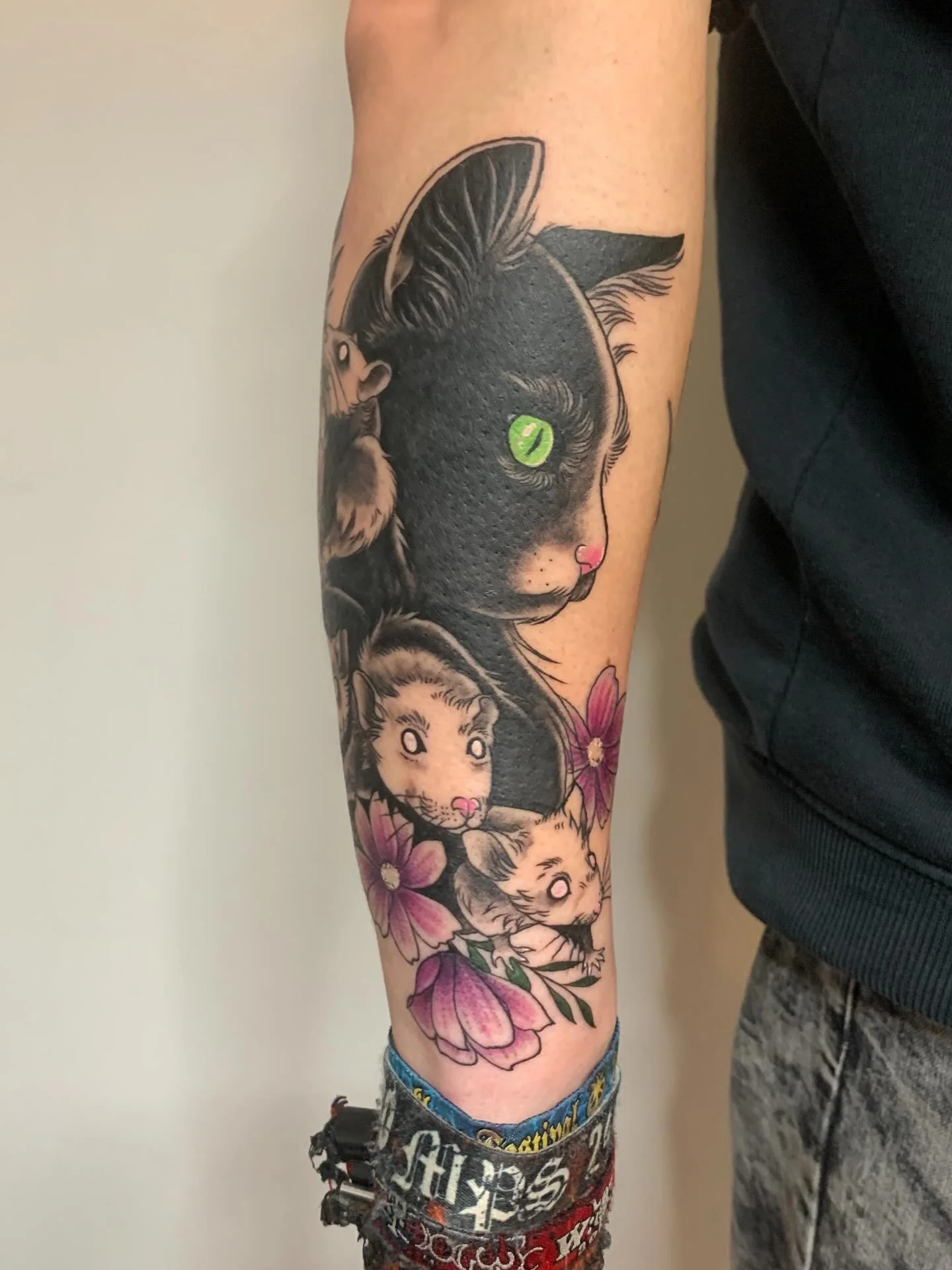 ADOPTED!
___
Finally @wizard_of_lost  adopted my inktober-wannado 🎉✨
Thank you so much 🙏 
Done at @goldengooselab 
.
#wannadotattoo #berlintattooartist #femaletattooer