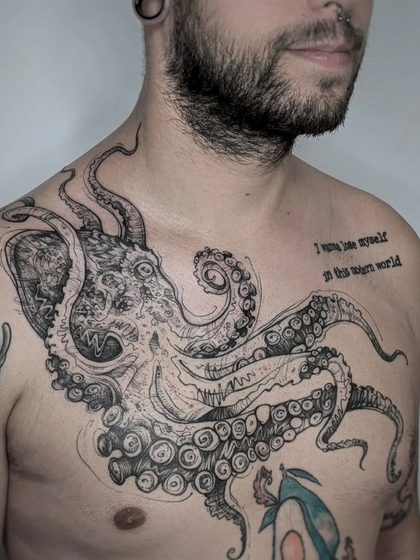 Octo for Simme 🐙 so much fun! I want moree! 🤩🥳🌊
.
#goldengooselab #spiegelblatt #berlintattooatelier #tattooatelierberlin #tattoofriedrichshain #femaletattooerberlin #octopustattooberlin