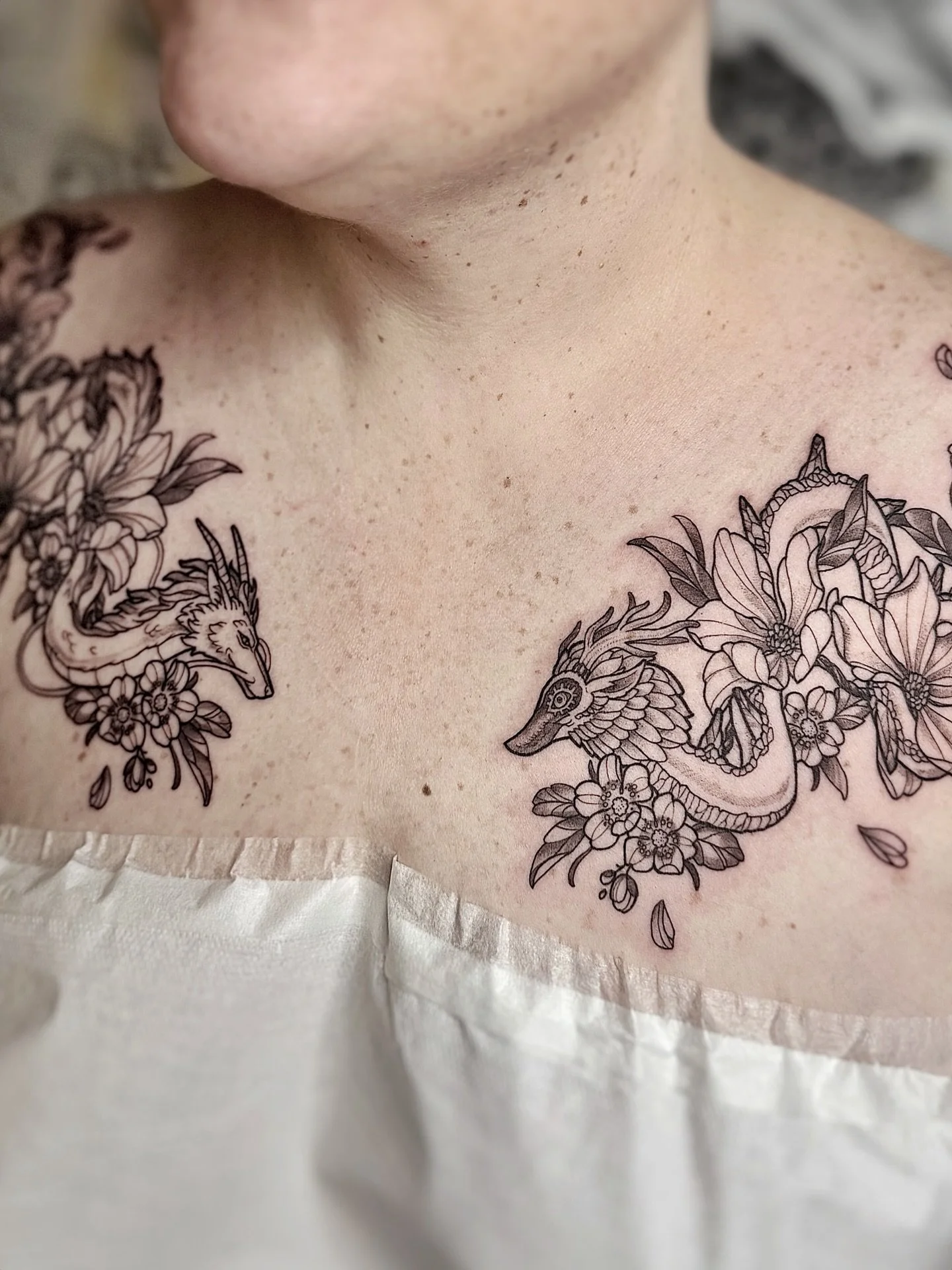 If the light dragon of Hyrule and Haku from Spirited Away ever met, they'd probably create a wonderful friendship! Even if it's just a dream, Joana is holding onto this special connection on her chest, taking it back home to Sweden with her.
&bull;
&