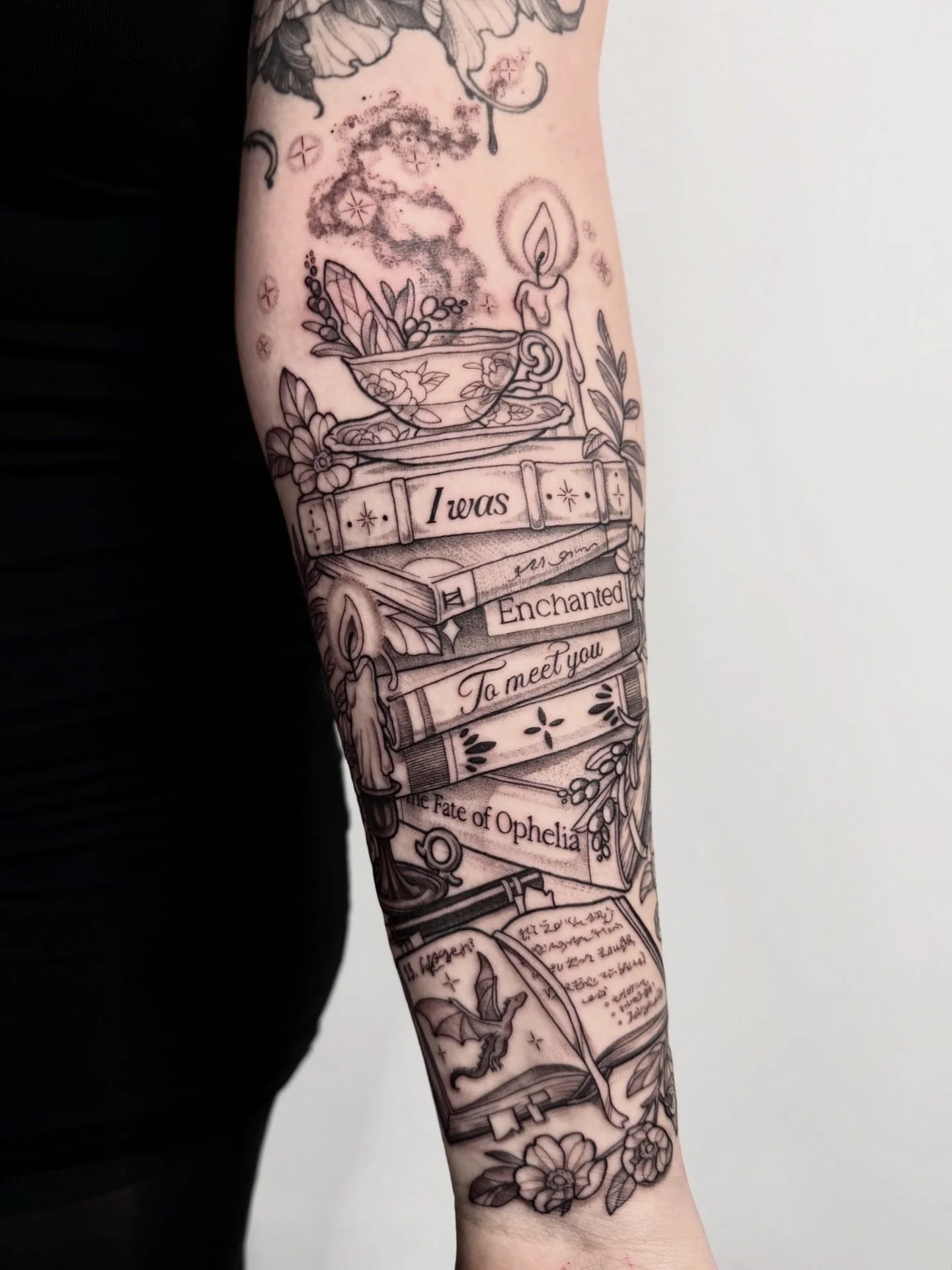 Repost of Maikes Taylor Swift meets fantastic stories &amp; tea cup collector tattoo from a while ago! 💖 
&bull;
&bull;
&bull;
#swiftieforlife #taylorswifttattoo #fantasybookseries #illustrationart #girlswithtattoos #berlintattoo #nyctattoo #fantasy