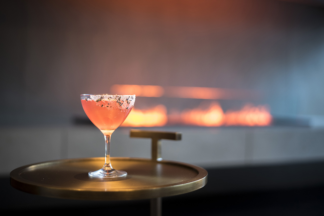 HANDCRAFTED COCKTAILS D/6 BAR AND LOUNGE — Pendulum Magazine