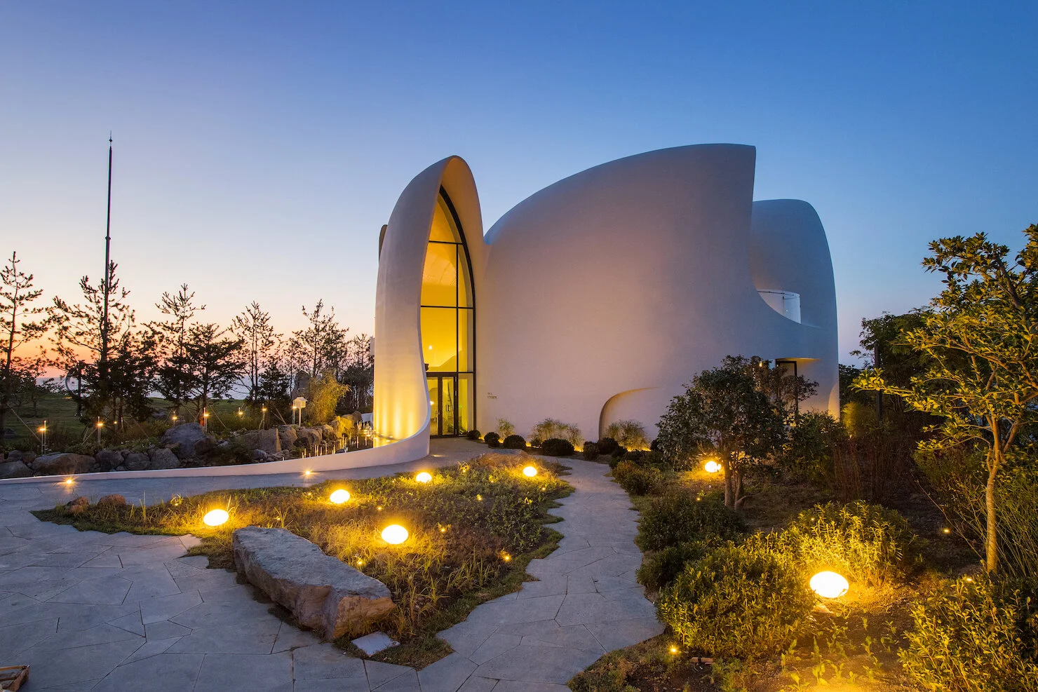 The KOSMOS by The System Lab Korea featured by Pendulum Magazine