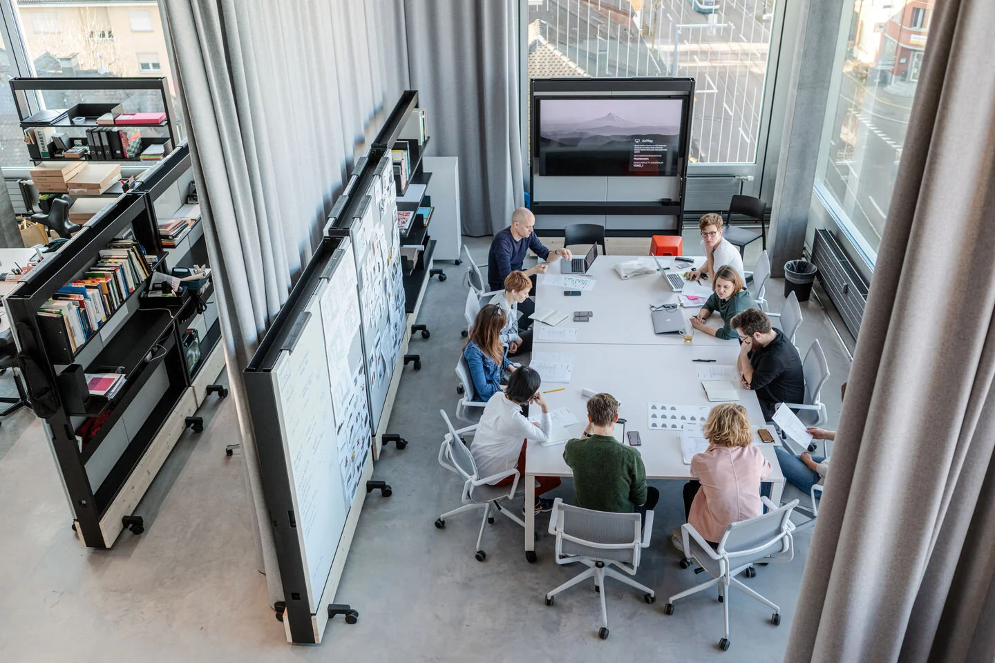 Dancing Wall Examples VITRA DANCING WALL || Maximizing Flexibility In The Workspace With ...