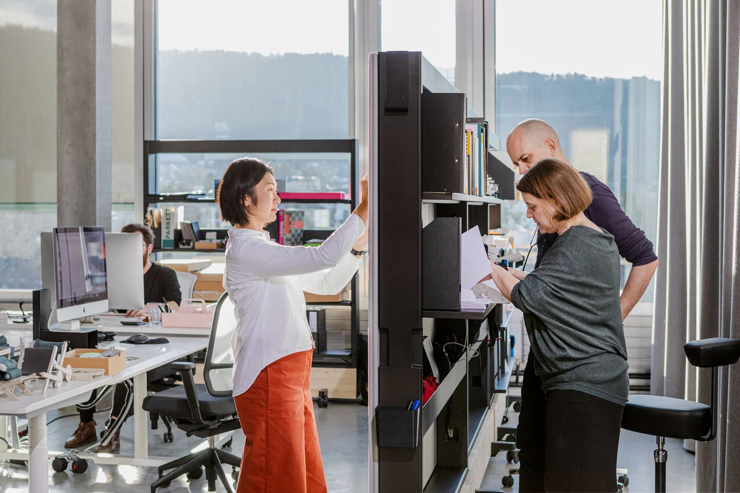 Dancing Wall Examples VITRA DANCING WALL || Maximizing Flexibility In The Workspace With ...