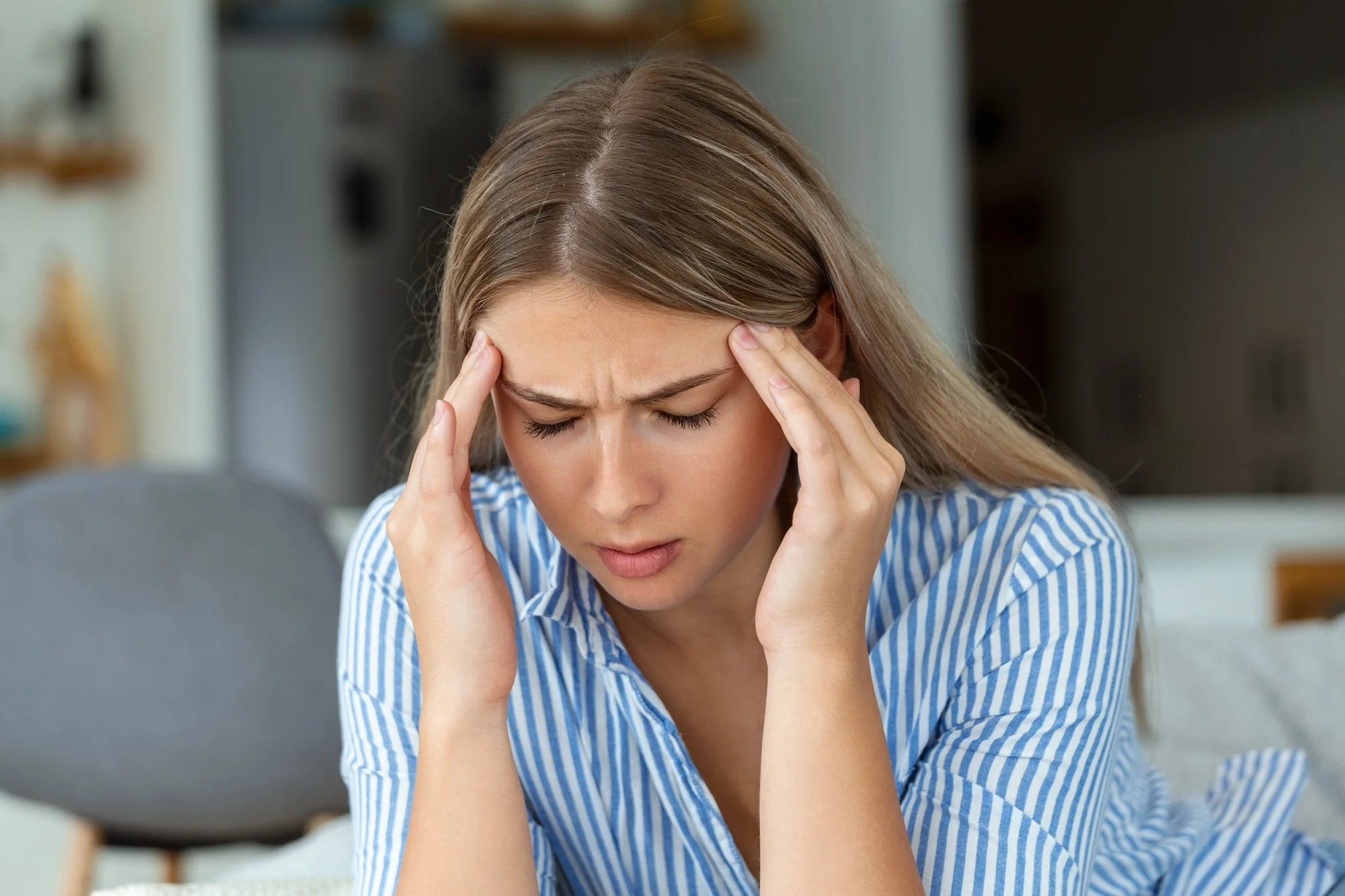 5 Evidence-Backed Diet & Lifestyle Fixes to Beat Migraines for Busy Women 30–50