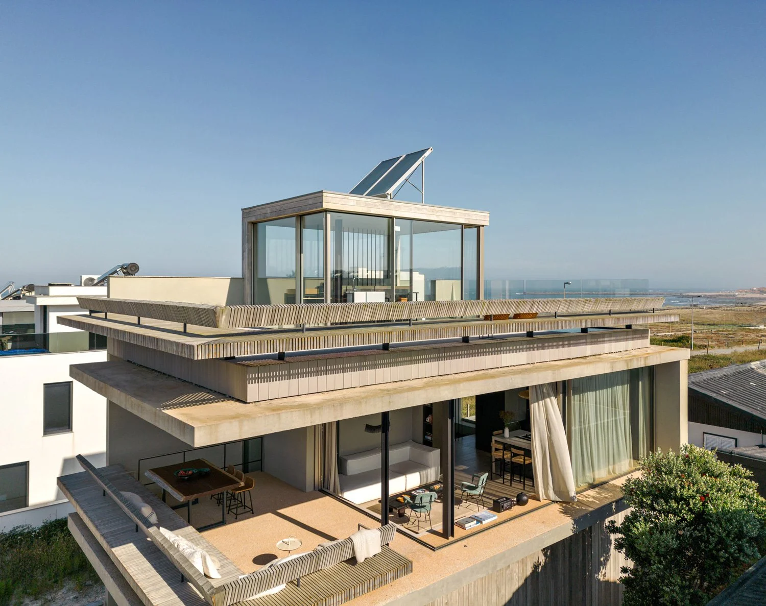 LAVRA HOUSE || Verticality, Concrete Rhythm, and a Clever Inversion of Space on Portugal’s Coast