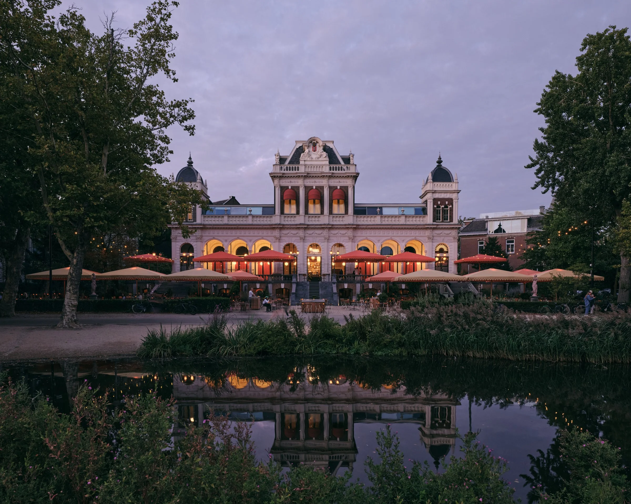 CAFÉ VERTIGO || Hitchcock-Inspired Design Revives Amsterdam’s Vondelpark Pavilion