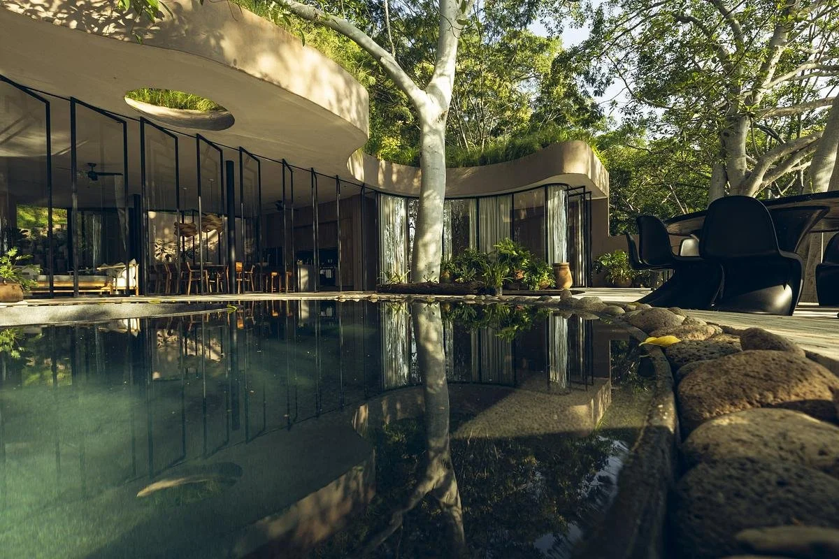 Casa Santa María del Oro || A Low-Impact Home Designed to Protect a Volcanic Crater Lake