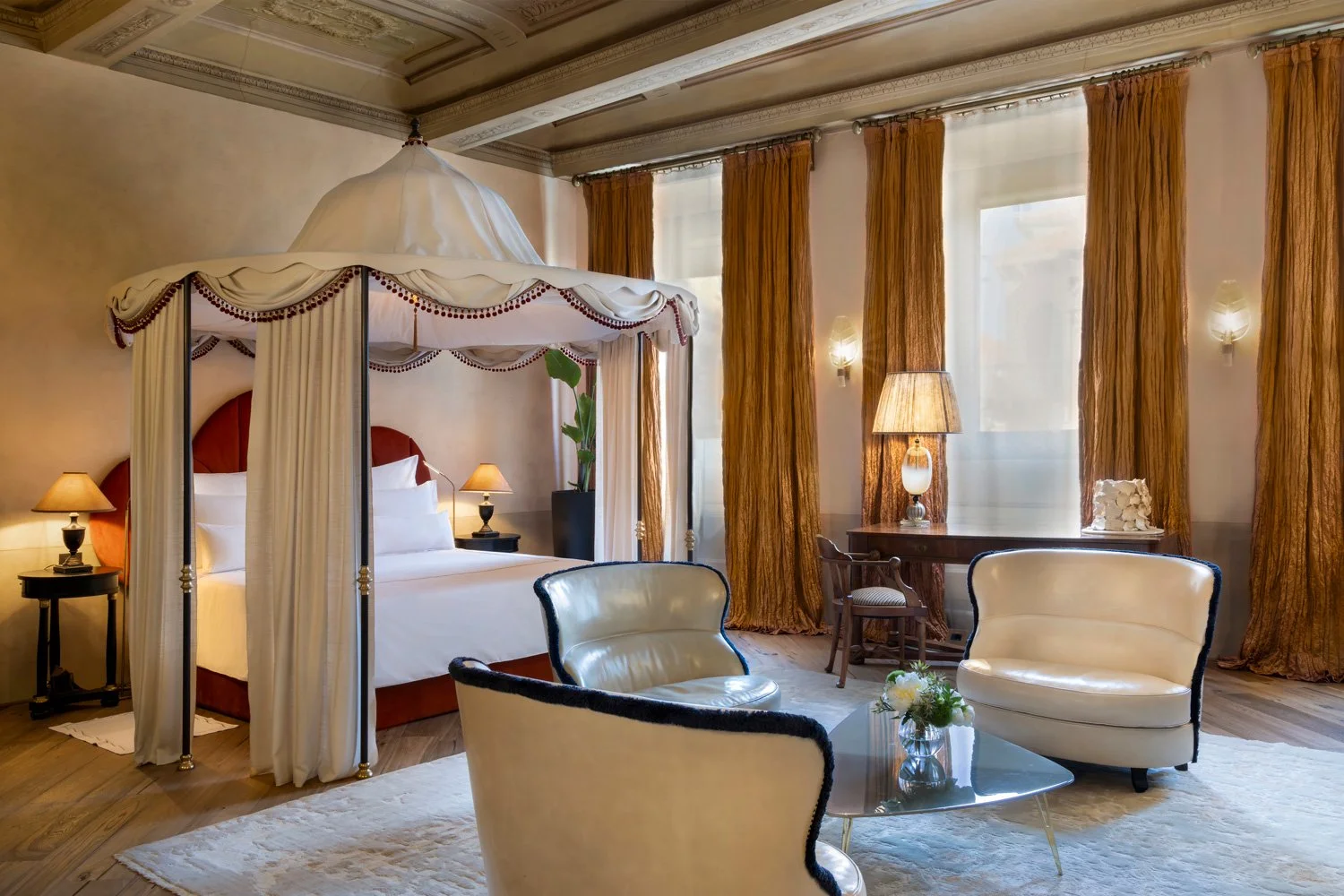 THE JAMES SUITE HOTEL FIRENZE 1564 || The Year the World Changed Is Now the Address Where You Sleep